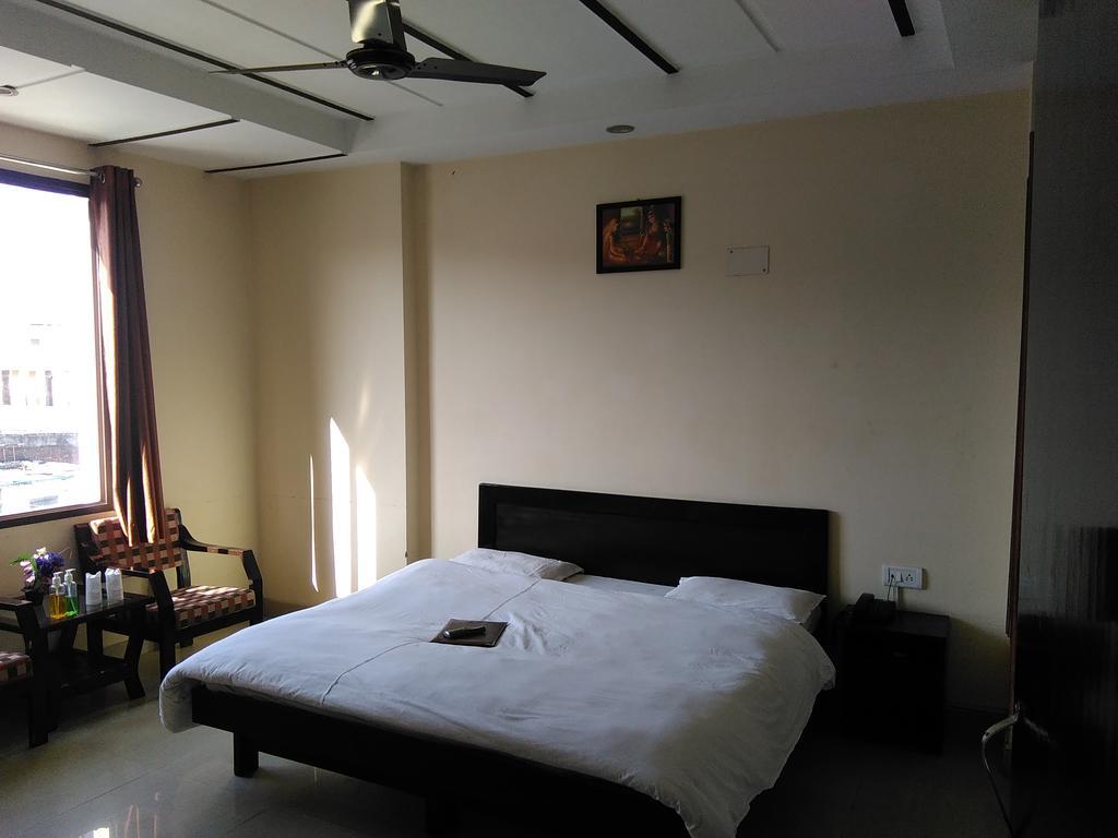 Hotel Aananda Haridwār Esterno foto