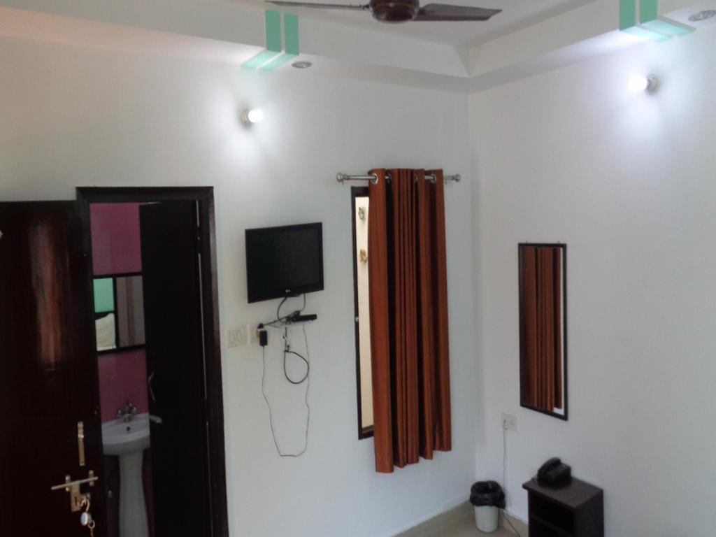 Hotel Aananda Haridwār Esterno foto