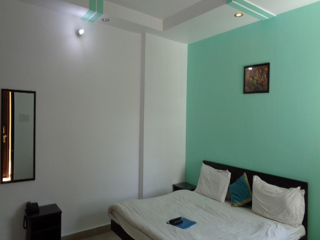 Hotel Aananda Haridwār Esterno foto