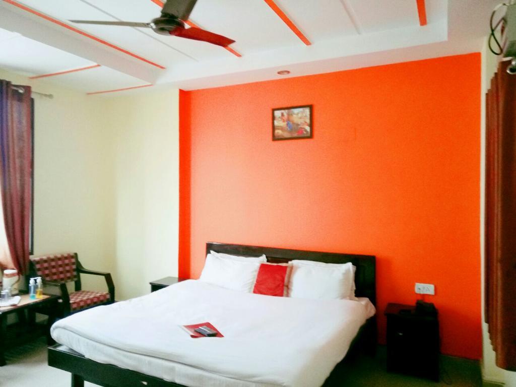 Hotel Aananda Haridwār Esterno foto