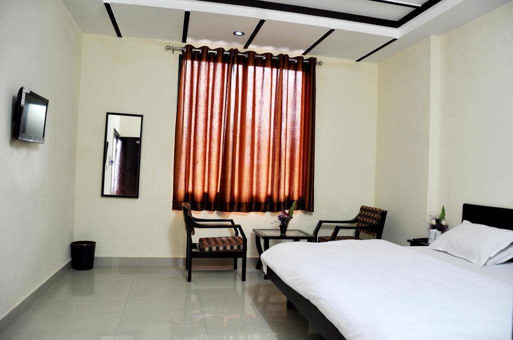 Hotel Aananda Haridwār Esterno foto